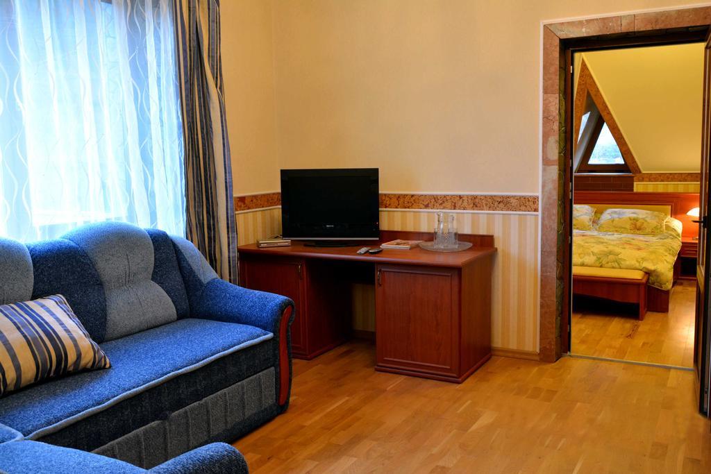 Hotel Sadyba Na Gutsulsky Polonyni Tatariw Exterior foto